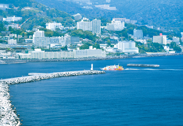 熱海港海釣り施設